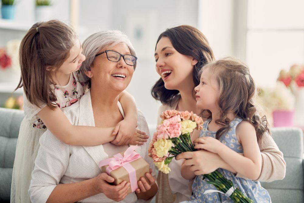7 Stylish Home Decor Gifts to Make Your Mom Feel Loved Every Day (Not Just on Mother’s Day)