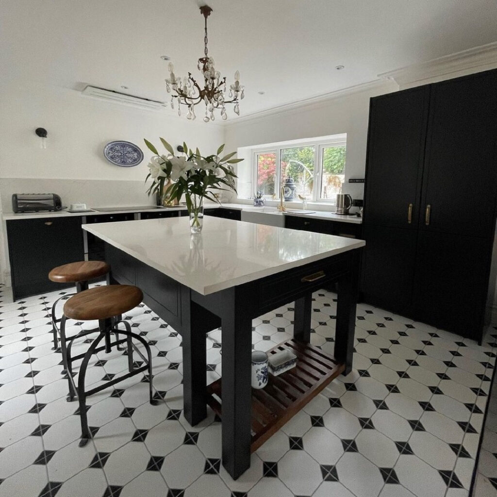Black and white floor with monochrome