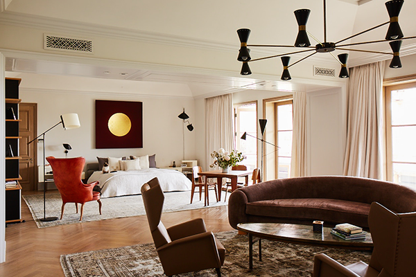 Highlight Antiques with Modern LED and Spotlight Chandeliers