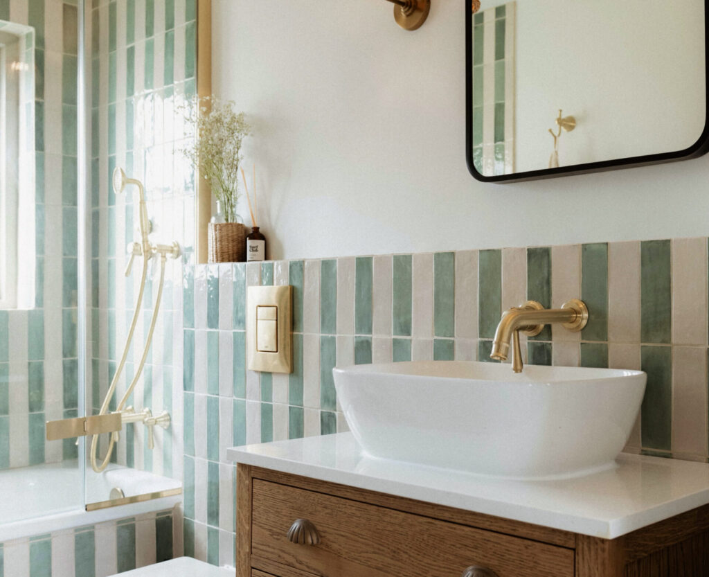 Cool green bathroom