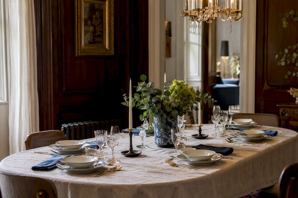 Luxury dining room mixing antique and modern style
