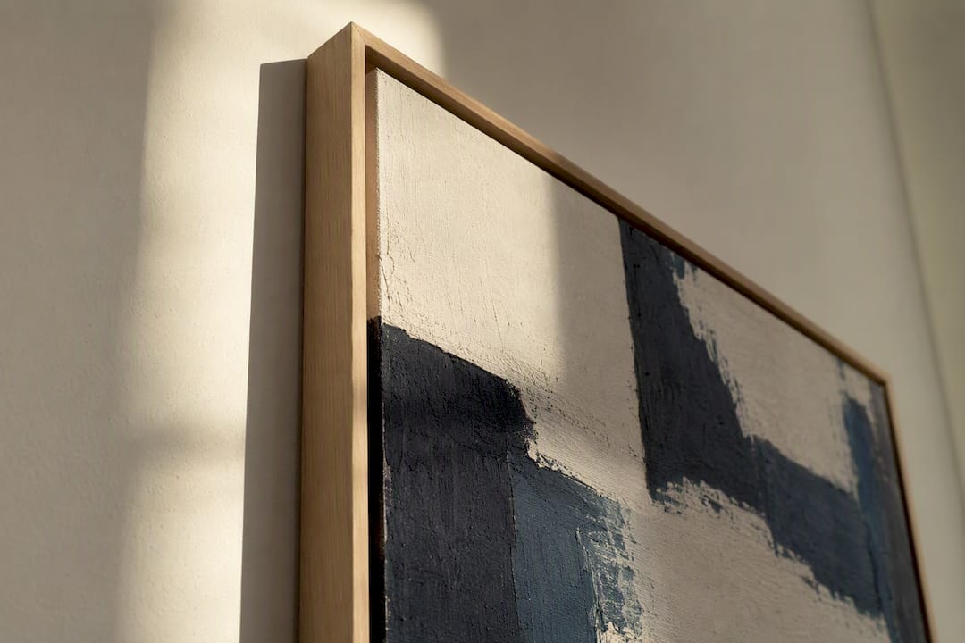Floater frame showing a canvas floating inside